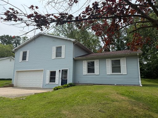 Charming Two-Story Retreat: Your Home Awaits in Bloomington! – photo 1
