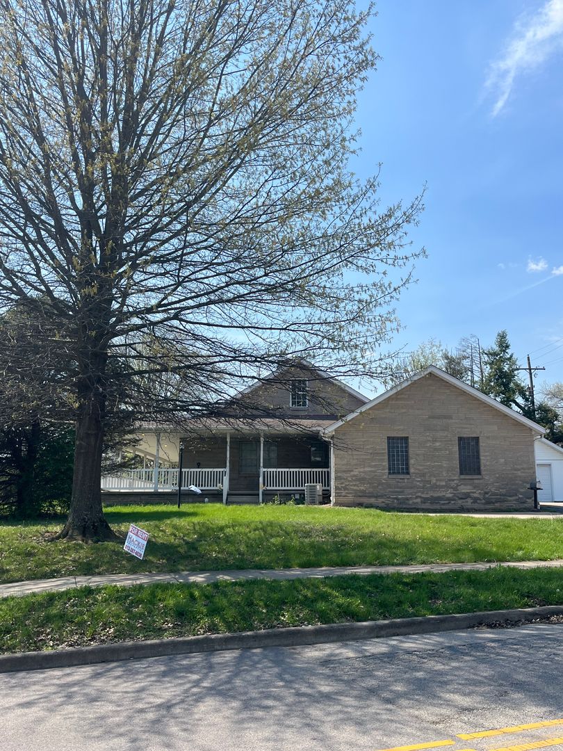 Bloomington House: 2435 E 3rd St