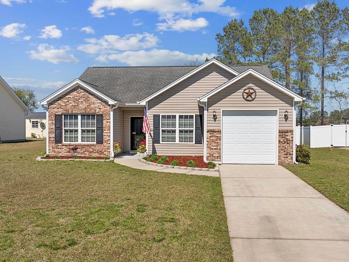 Conway House: 109 Cottage Creek Circle