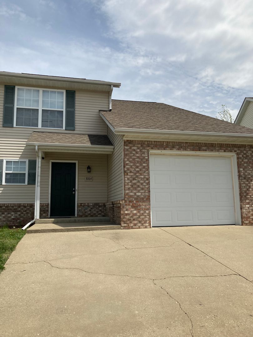 Bloomington Townhome: Batchelor Heights