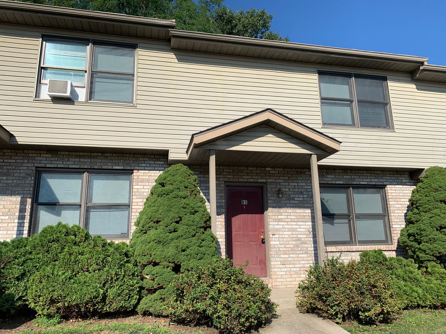 Bloomington Apartment: 1377 West Allen Street