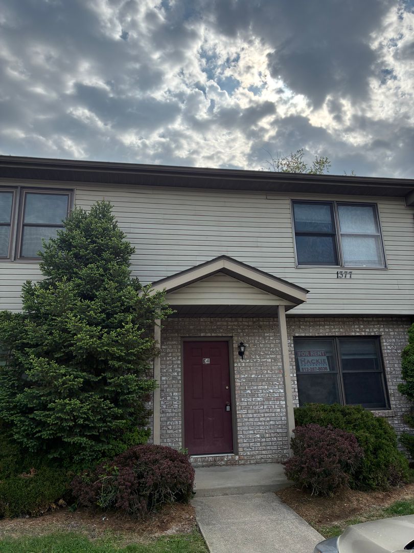 Bloomington Apartment: 1377 West Allen Street