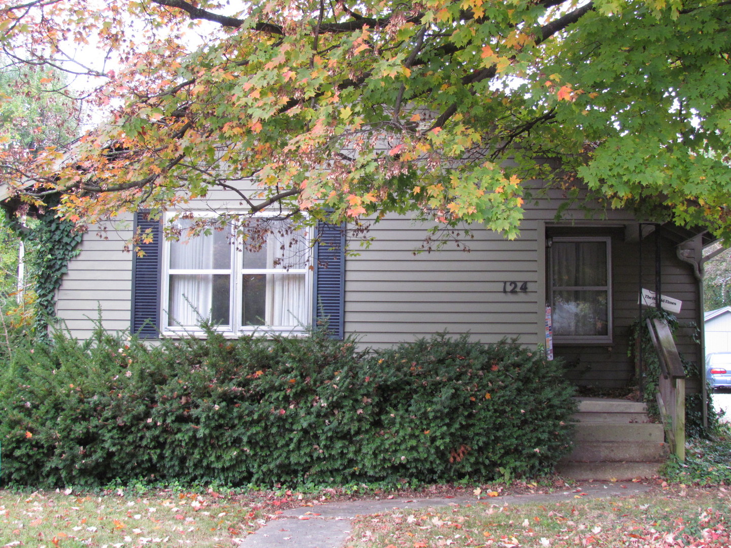 Bloomington House: 124 S. Clark St