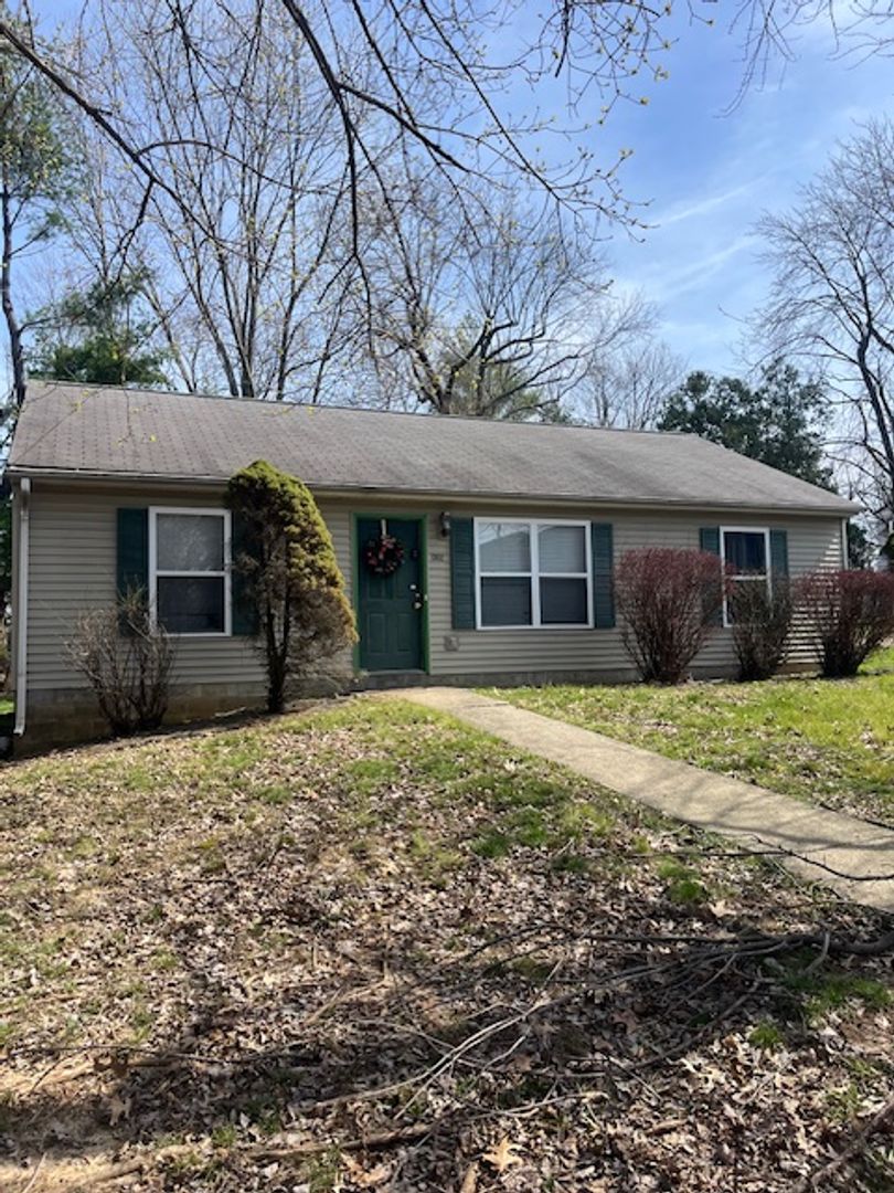 Bloomington House: 1302 North Kinser Pike