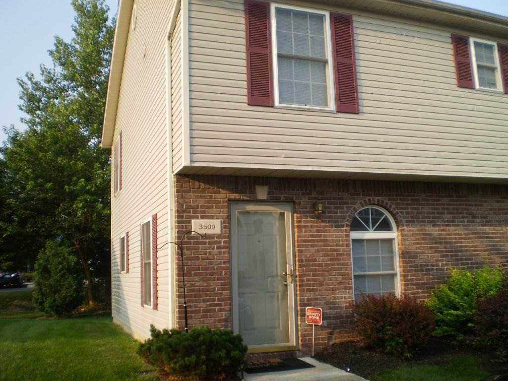 Bloomington Townhome: 3509 South Oaklawn Circle