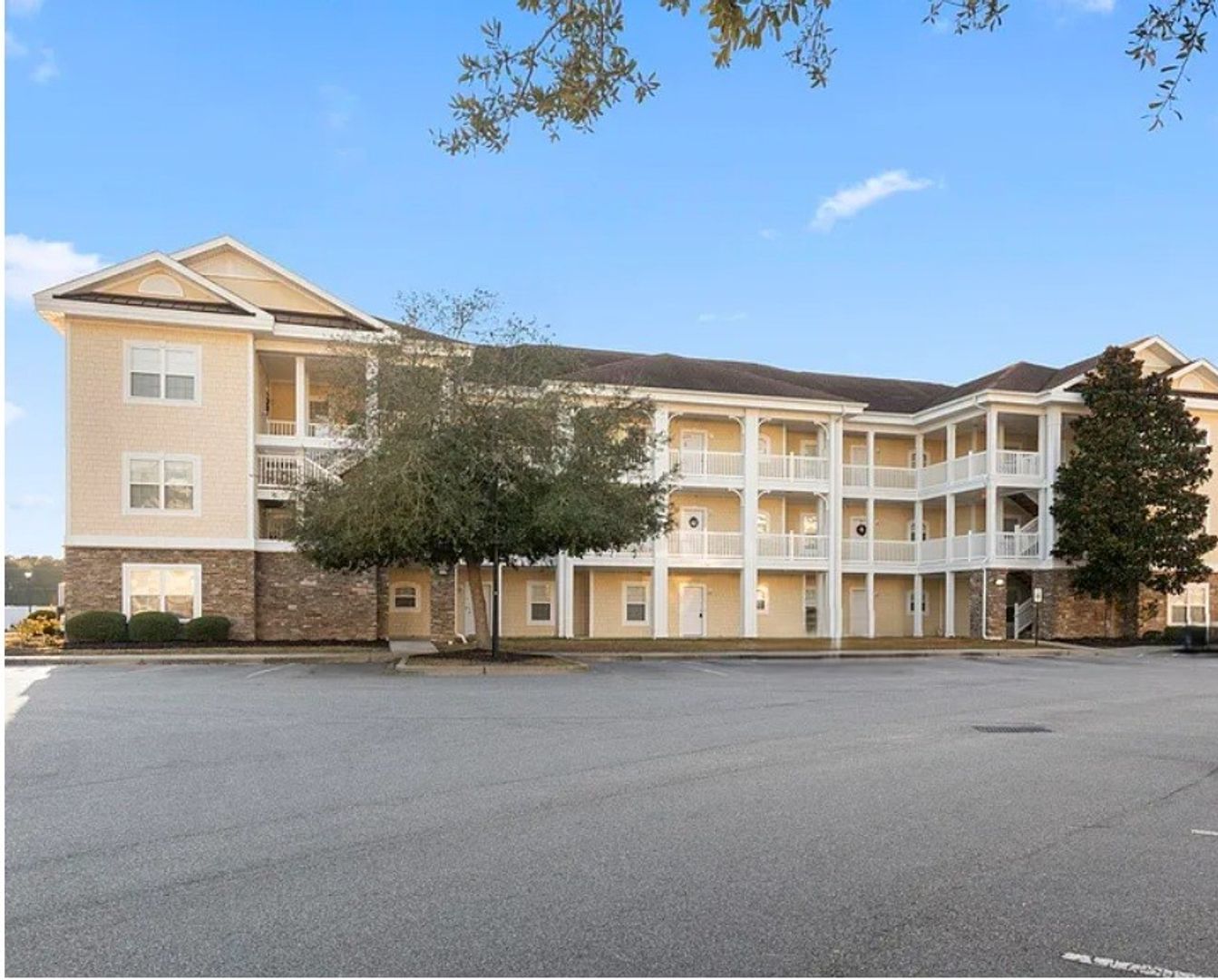 Longs House: 110 South Shore Blvd - Unit 302