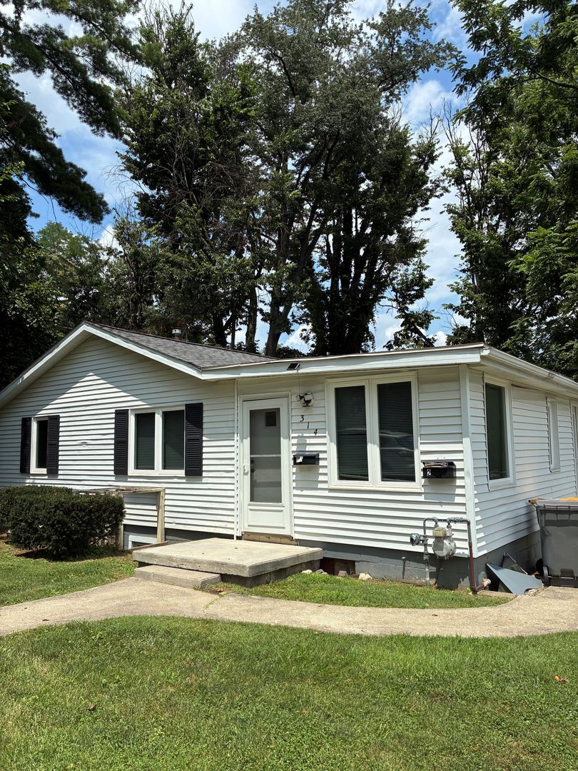 Bloomington Apartment: 314 West 16th Street