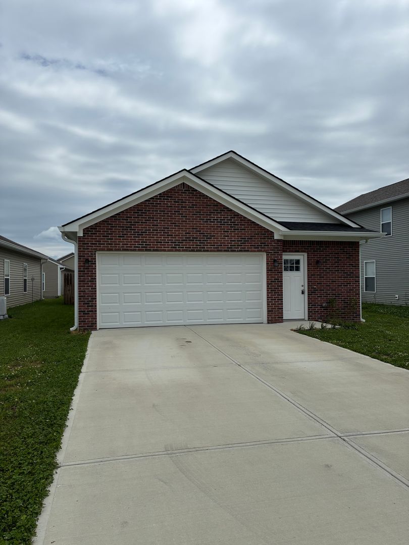 Martinsville House: 1431 Wigwam Lane