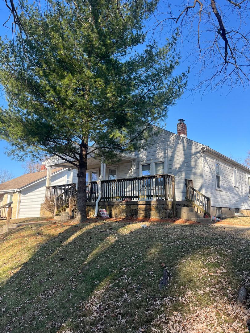 Bloomington House: 317 East 15th Street