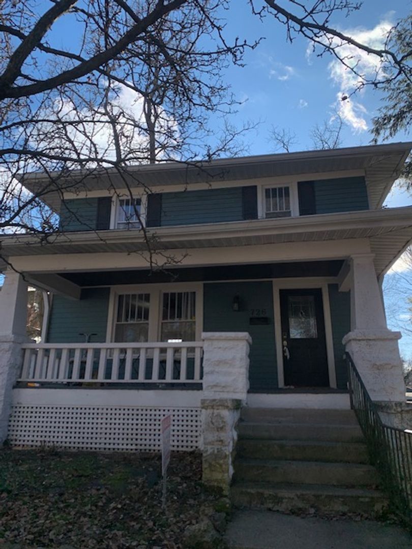 Bloomington House: 726 East University Street