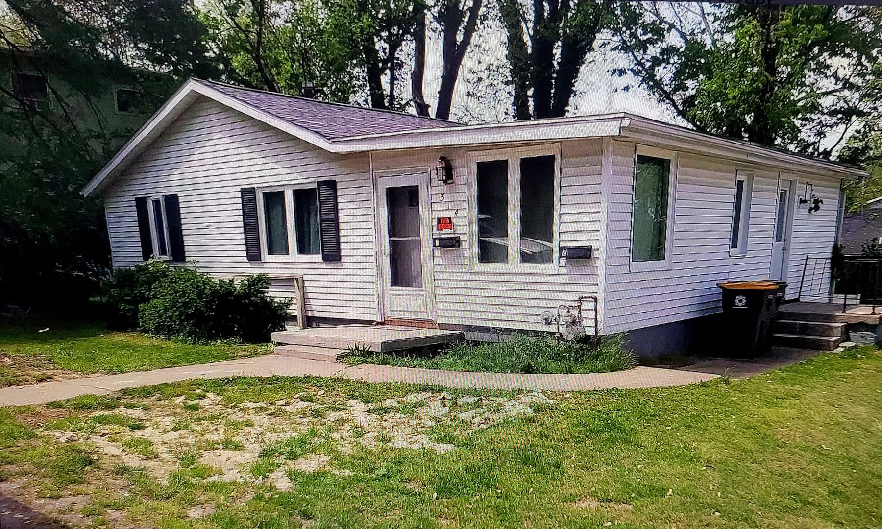 Bloomington Apartment: 314 West 16th Street