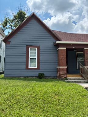 ALL UTILITIES INCLUDED!! Beautiful Studio Apartment - Available August 2026! – photo 1