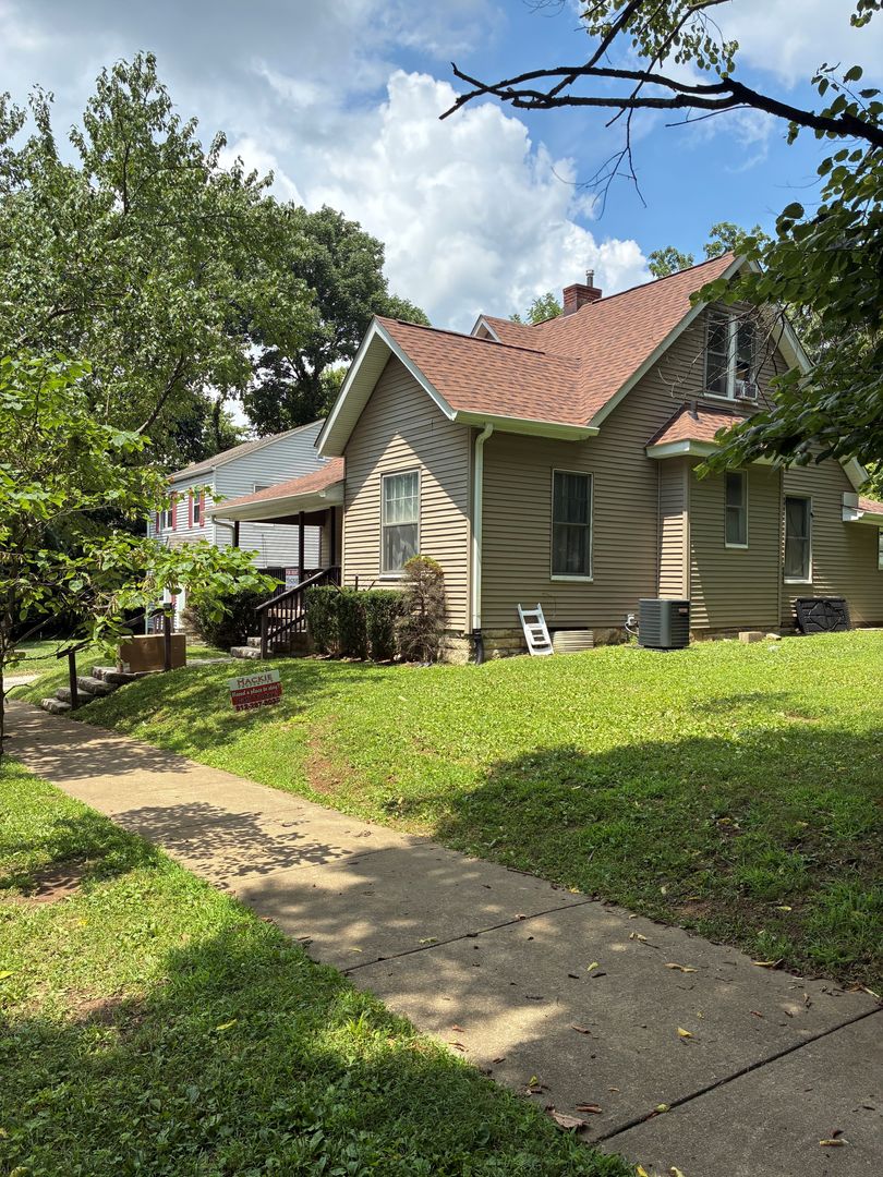 Bloomington House: 725 East 2nd Street