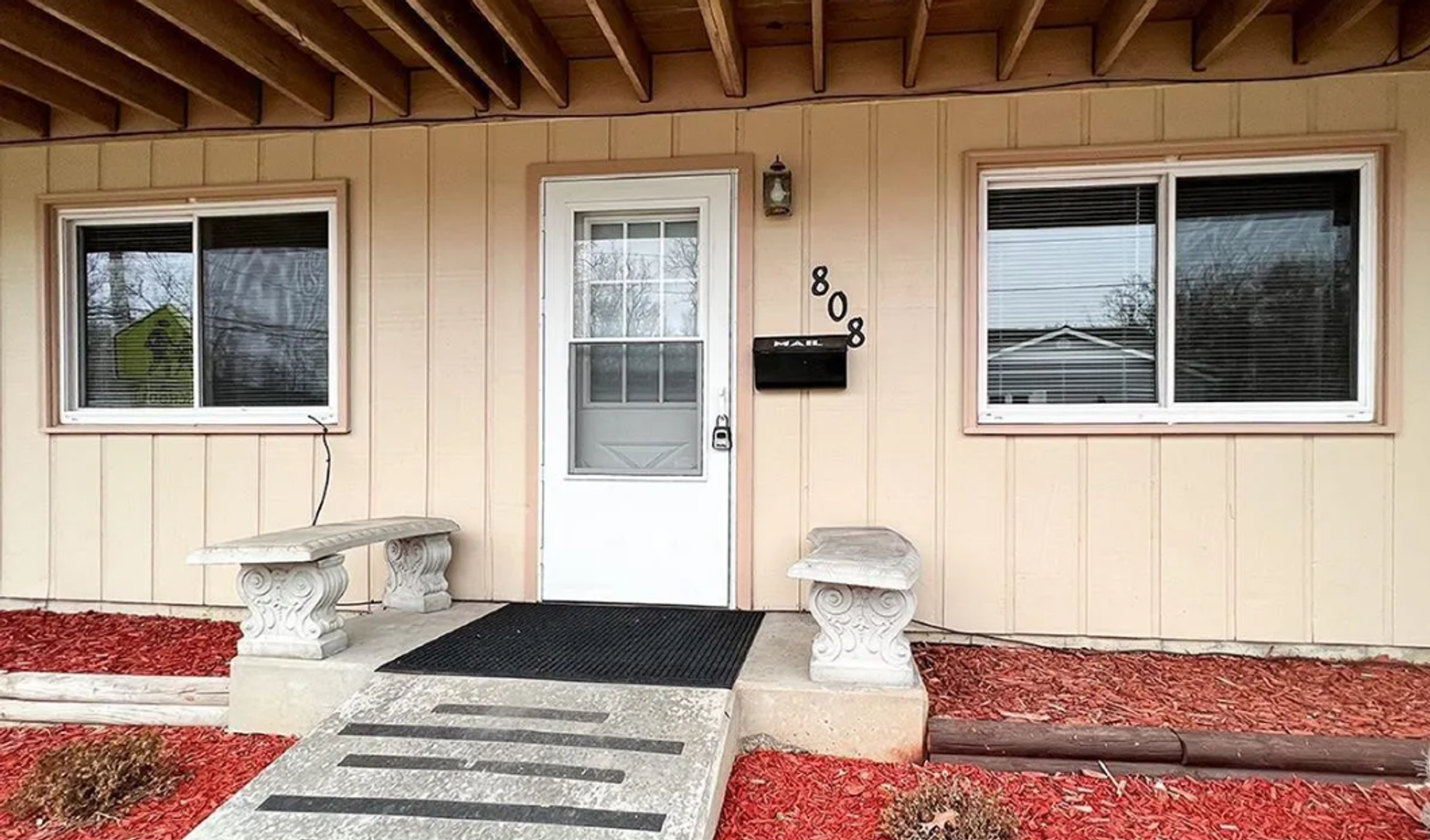 Bloomington Apartment: 800 West 11th Street