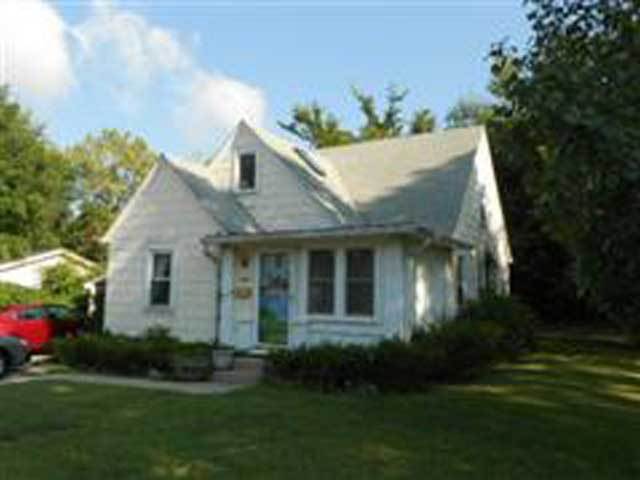 Bloomington House: 2221 E 7th St