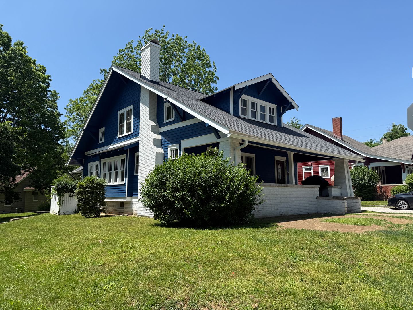 Bloomington House: 522 South Park Avenue