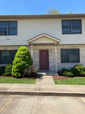 PRICE DROP! 3 Bedroom, 1.5 bath Townhome – photo 1