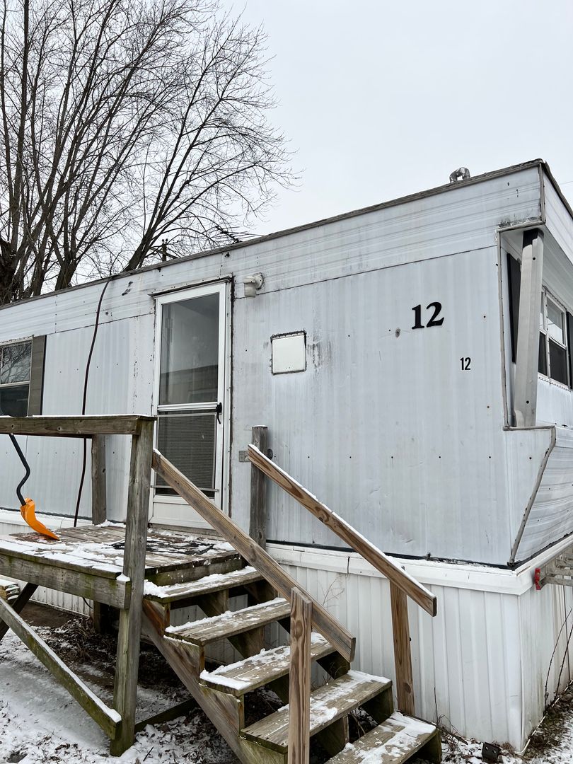 Clarks Hill Apartment: 9626 White St
