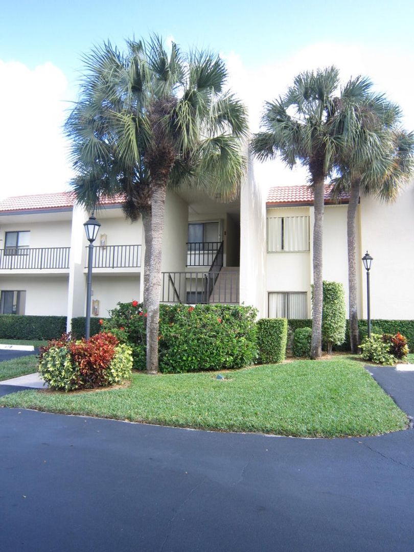 Jupiter Condo: 1605 US Hwy One V2-201