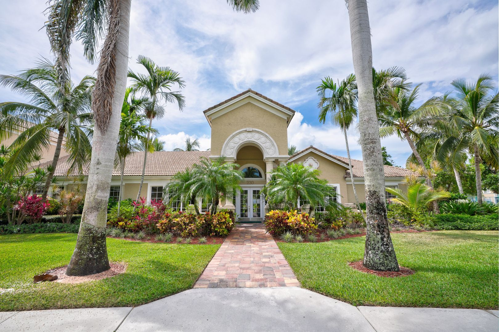 Tequesta Apartment: 266 Village Blvd