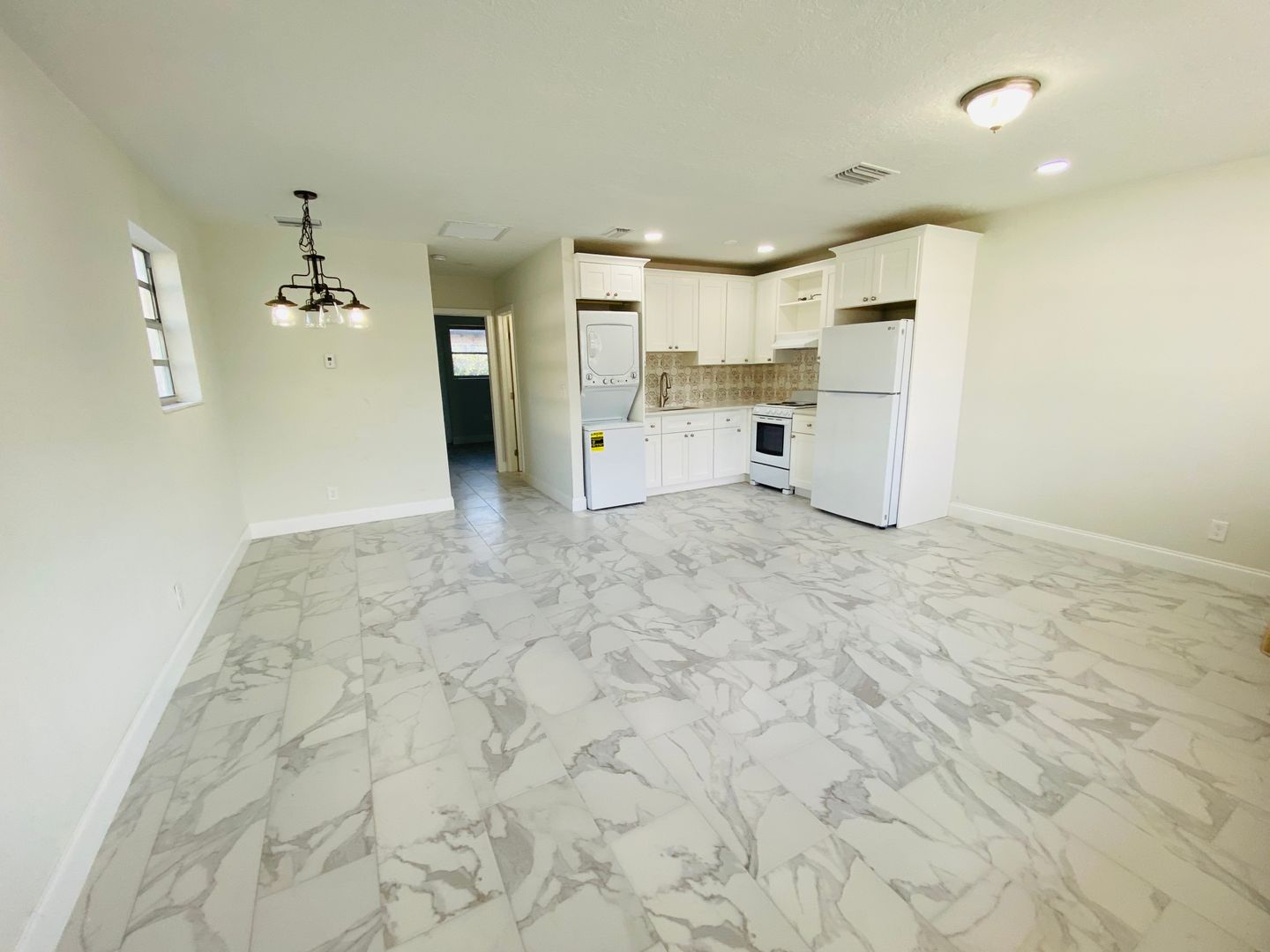 West Palm Beach Apartment: 250 Wenonah Place