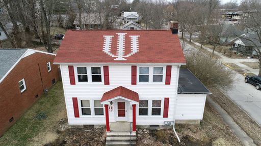 LARGE 5 Bed/2Bath Hoosier-style home close to campus – photo 1