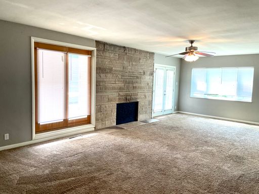 Spacious 4 bed/2 bath - walk to campus! – photo 1