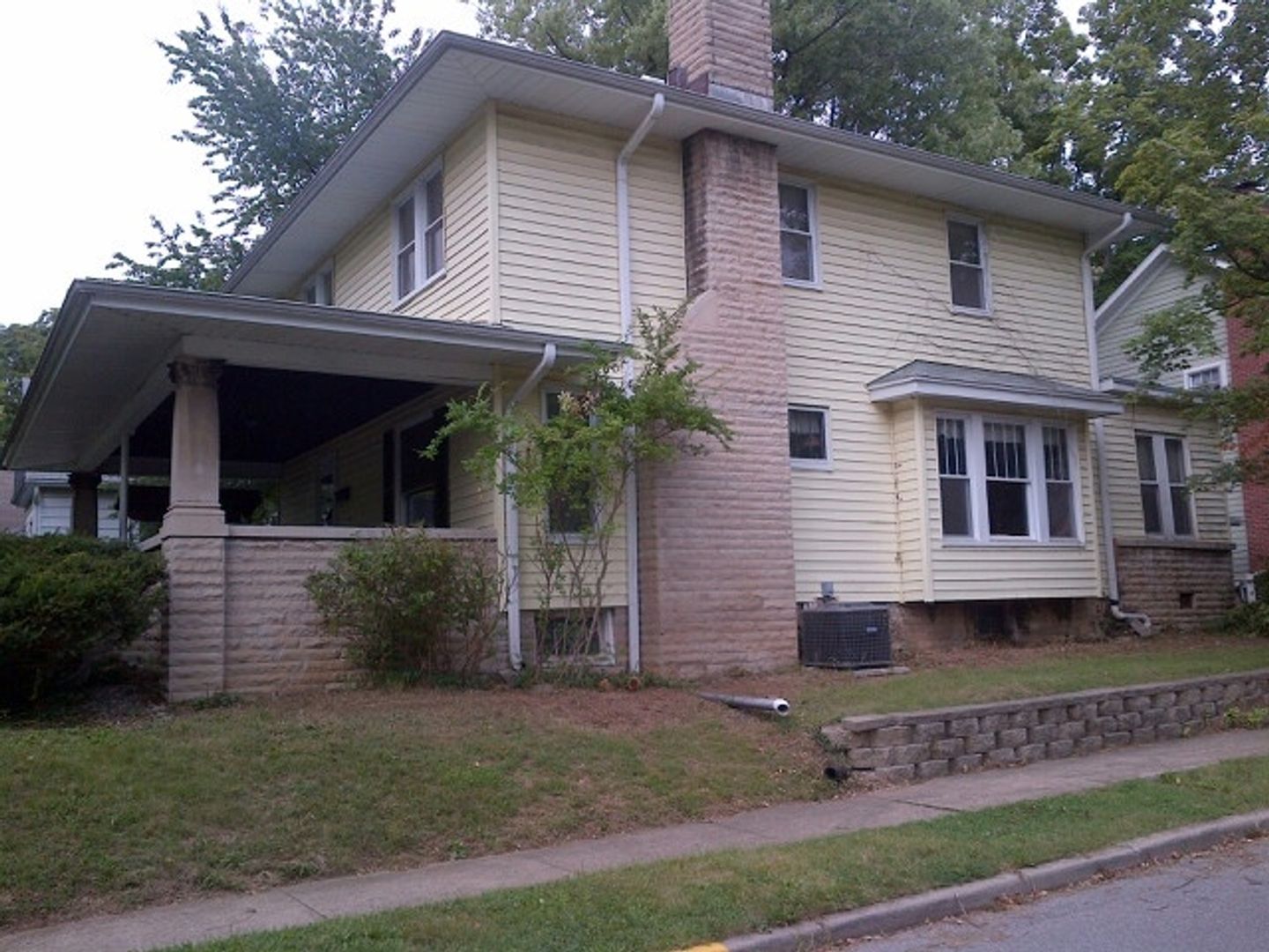 Bloomington House: 625 South Fess