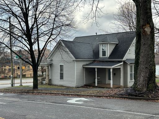 Downtown 2 Blocks from the Kirkwood - 3BR/2BA! Available August 1st, 2027 – photo 1