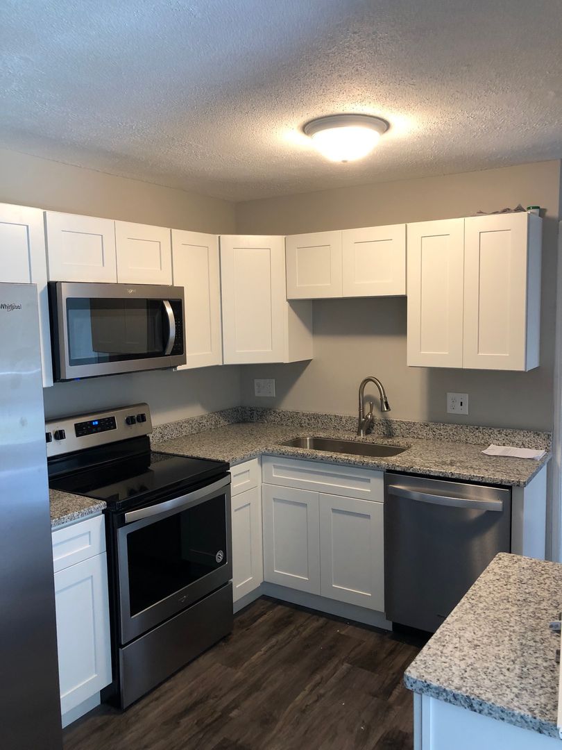 Bloomington House: 3331 Valleyview