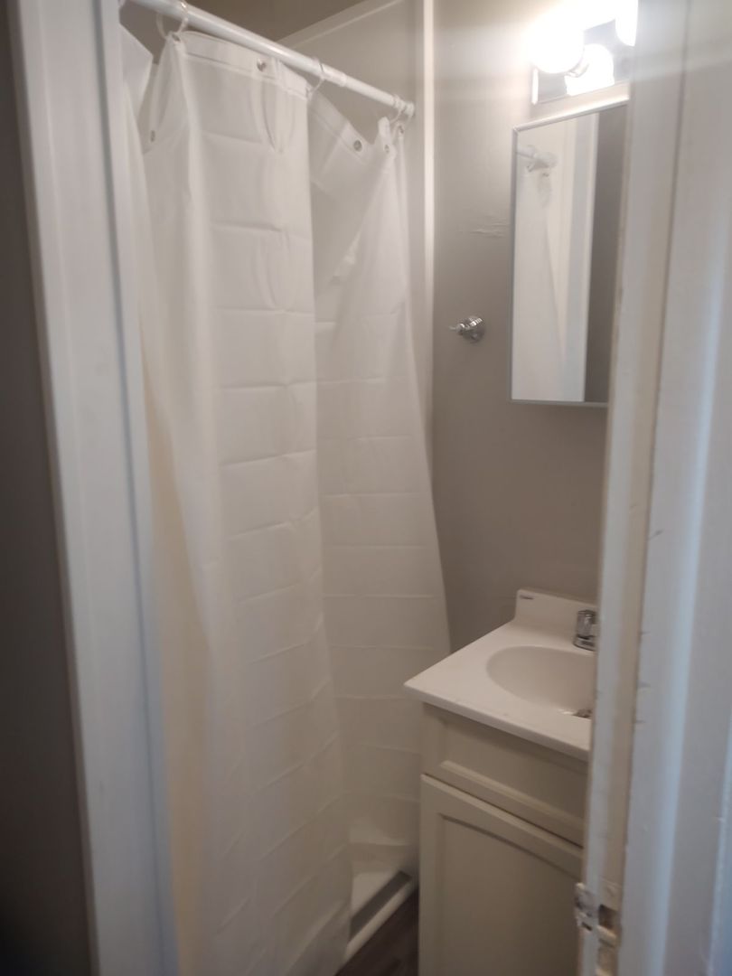 Bloomington Apartment: 1206 S Madison St