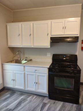 AVAILABLE 08/01/2026. Updated 1BR, 1BA (utilities inc) next to Catalent and Southern Stone/Feast Restaurants – photo 1