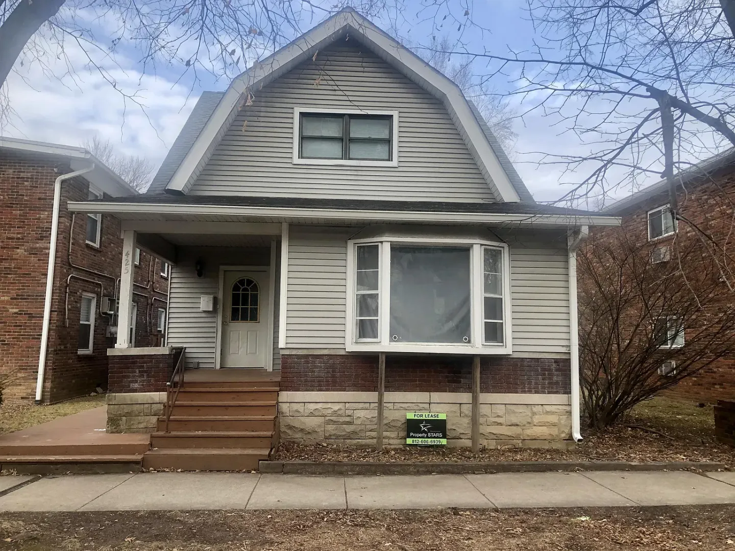 Bloomington House: 425 E 7th