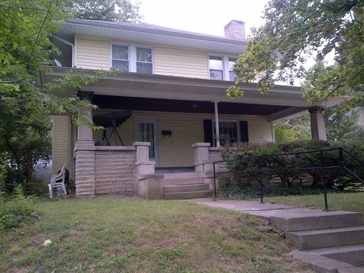 Charming 4 BD/2 BA home with large front porch behind optometry school and ELM Restaurant – photo 1