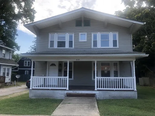 Great location in the heart of Bloomington! – photo 1