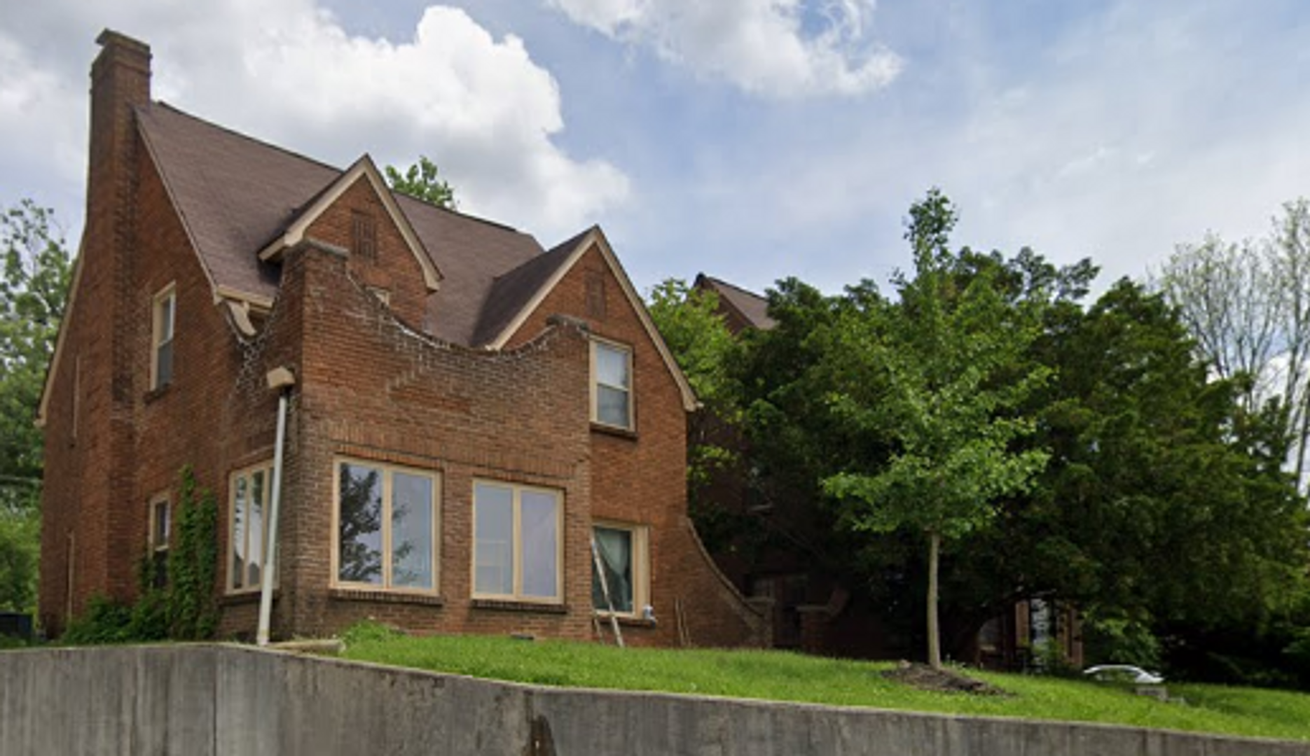 Bloomington House: 1501 S. Walnut Street