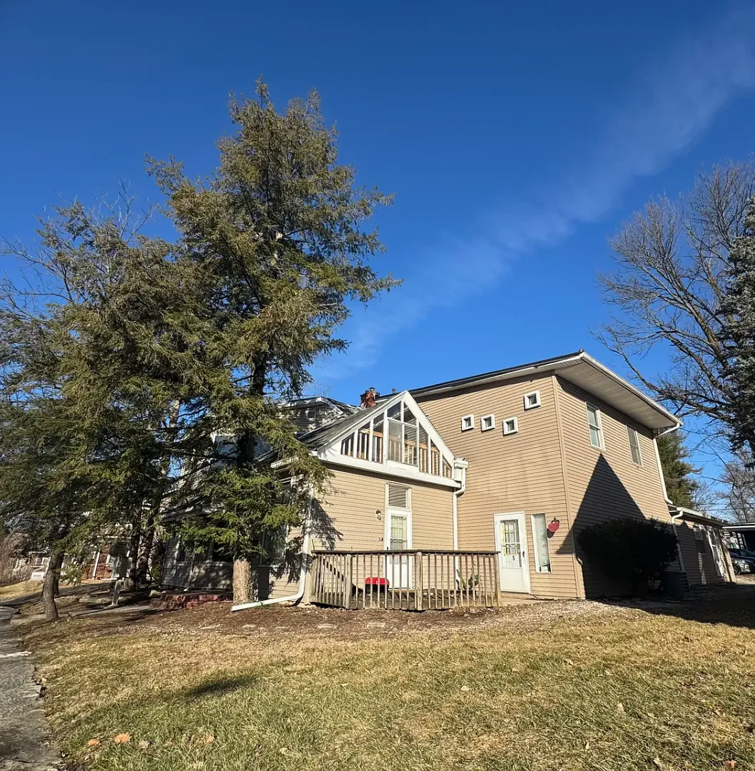 Bloomington Apartment: 521 E. 7th St.