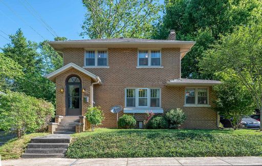 Fully Furnished 4/5Br 2.5 Bath South Campus - Available August 2027