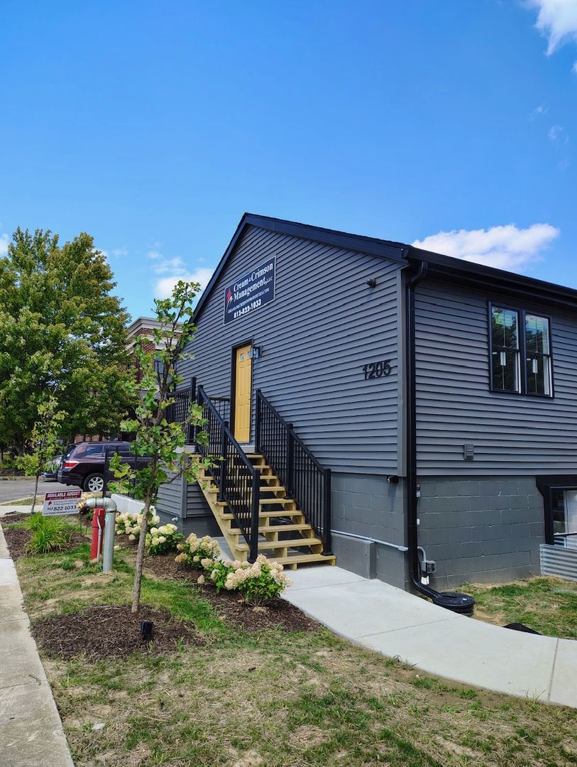 Bloomington Apartment: 1205 S Rogers St