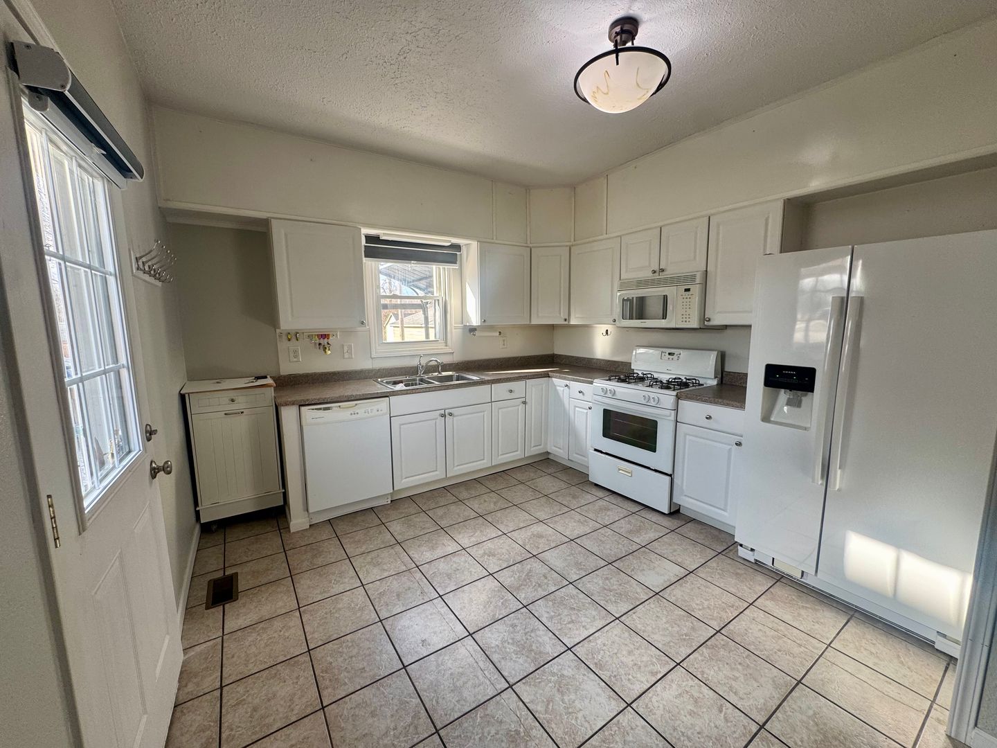 Bloomington House: 4820 S Rogers St