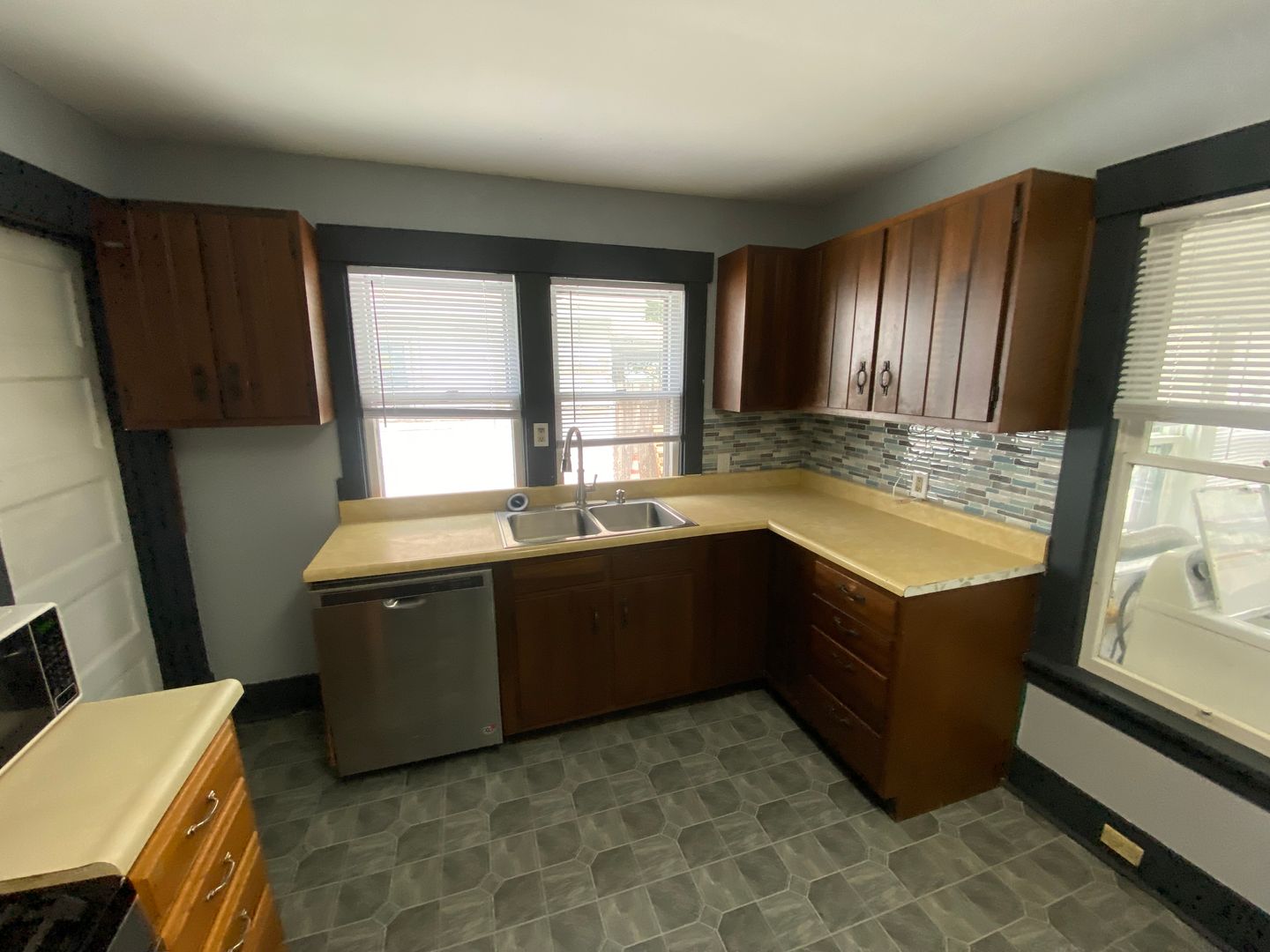 Bloomington Apartment: 1427 S Washington St