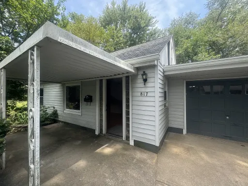 817 S Henderson – photo 1