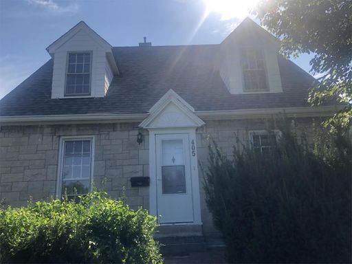 405 S. Eagleson – photo 1