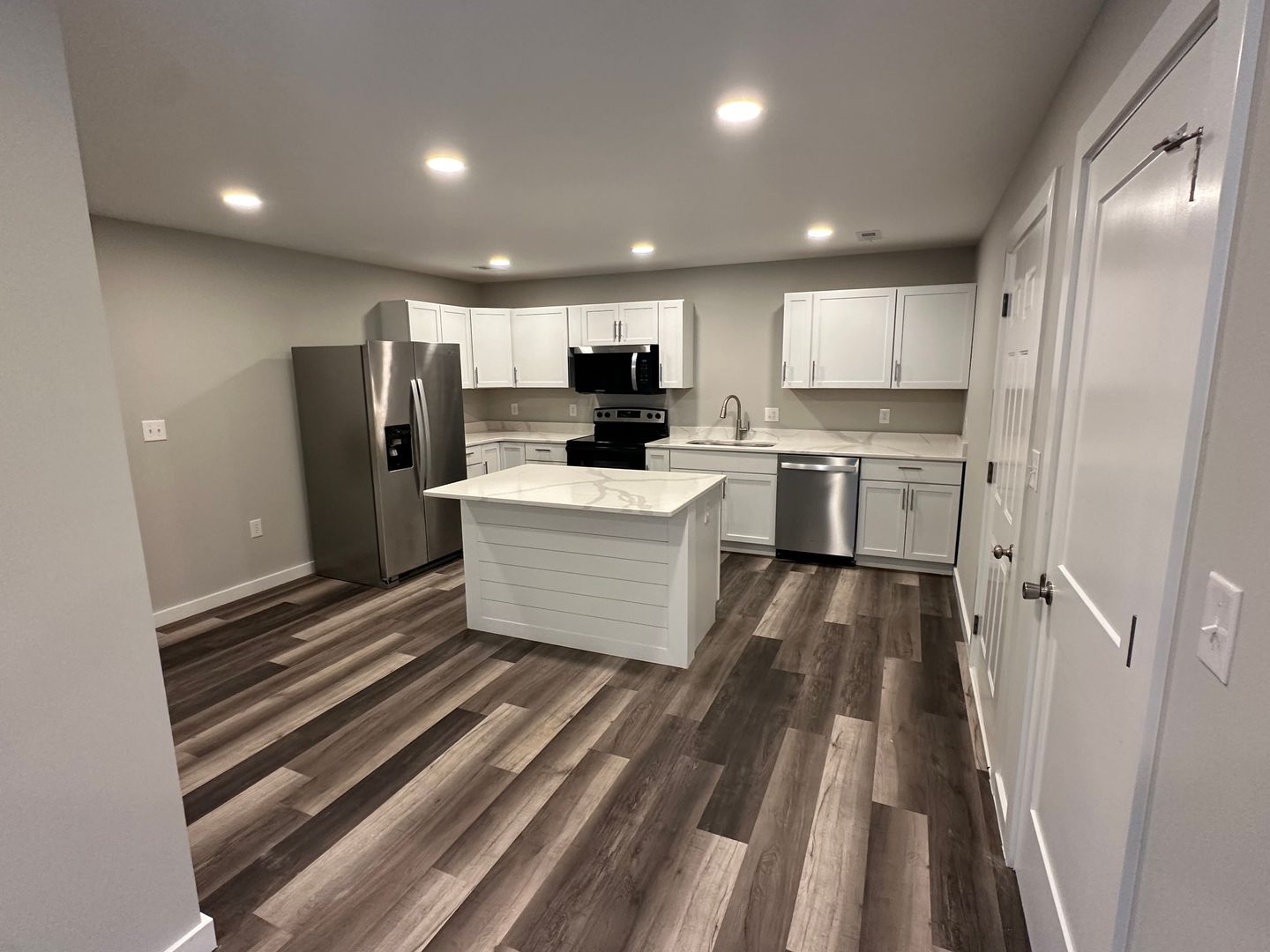 Bloomington House: 4808 S Rogers St