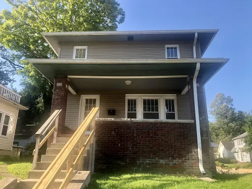 600 E 1st – photo 1