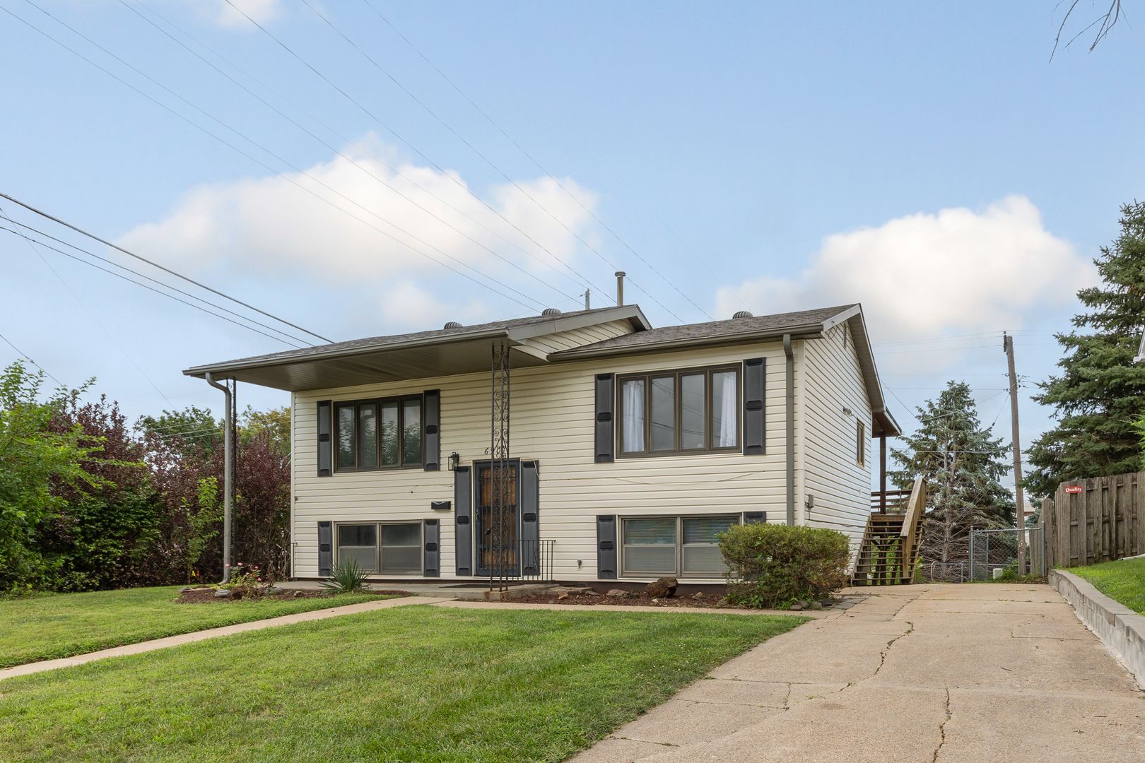 Split-Entry Home in La Vista! This 3-bedroom, 2-bathroom home 