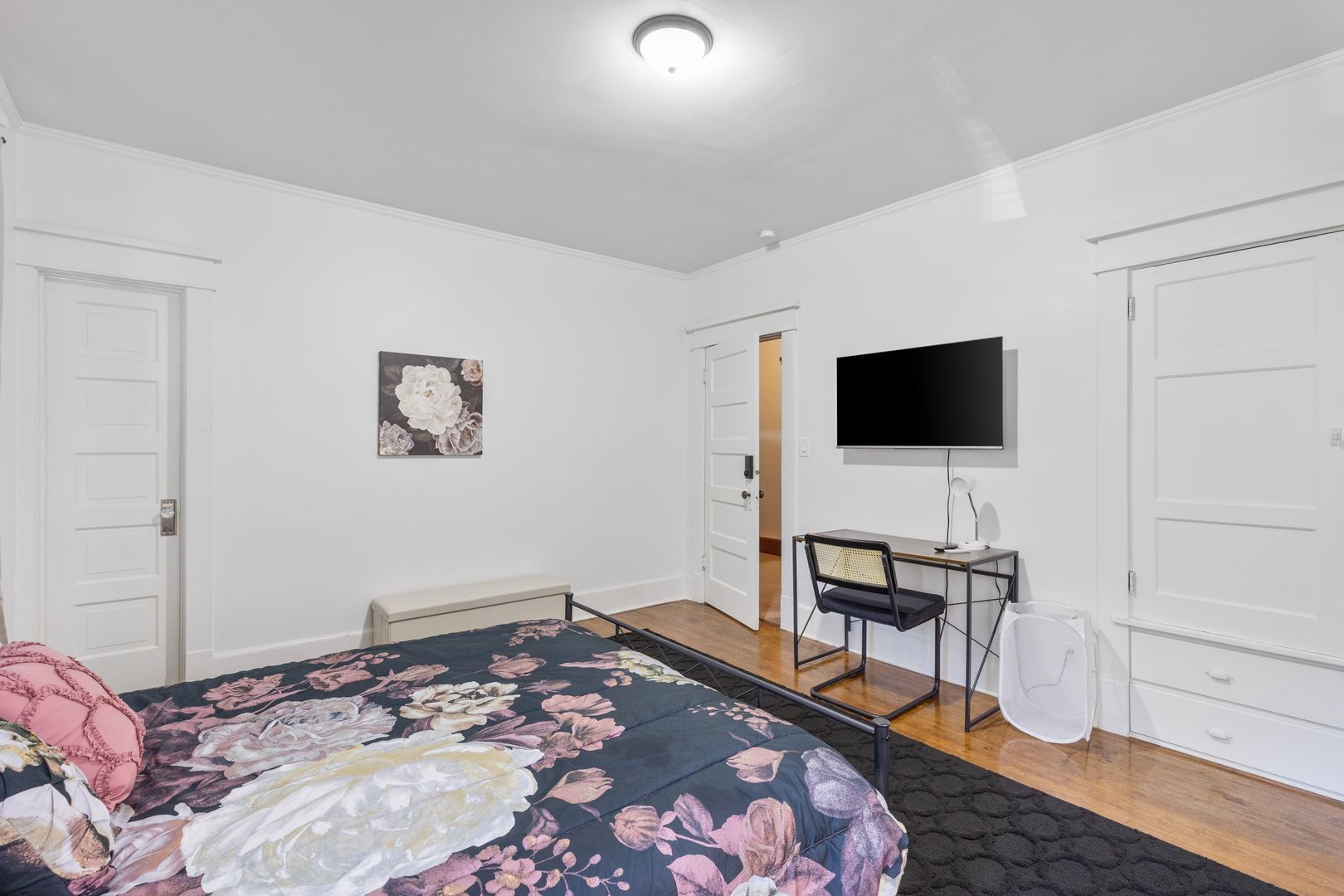 Omaha Apartment: 115 N 41st St