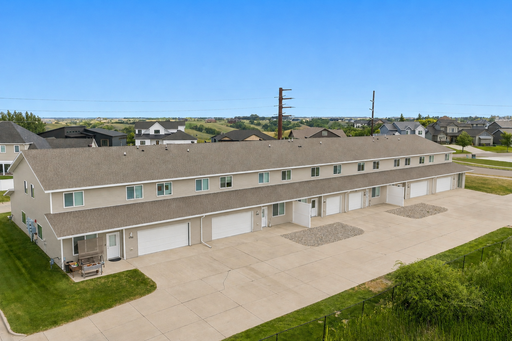 3 Bed 2.5 Bath Rental at 1704 35th Ave SE, Minot, ND – photo 1