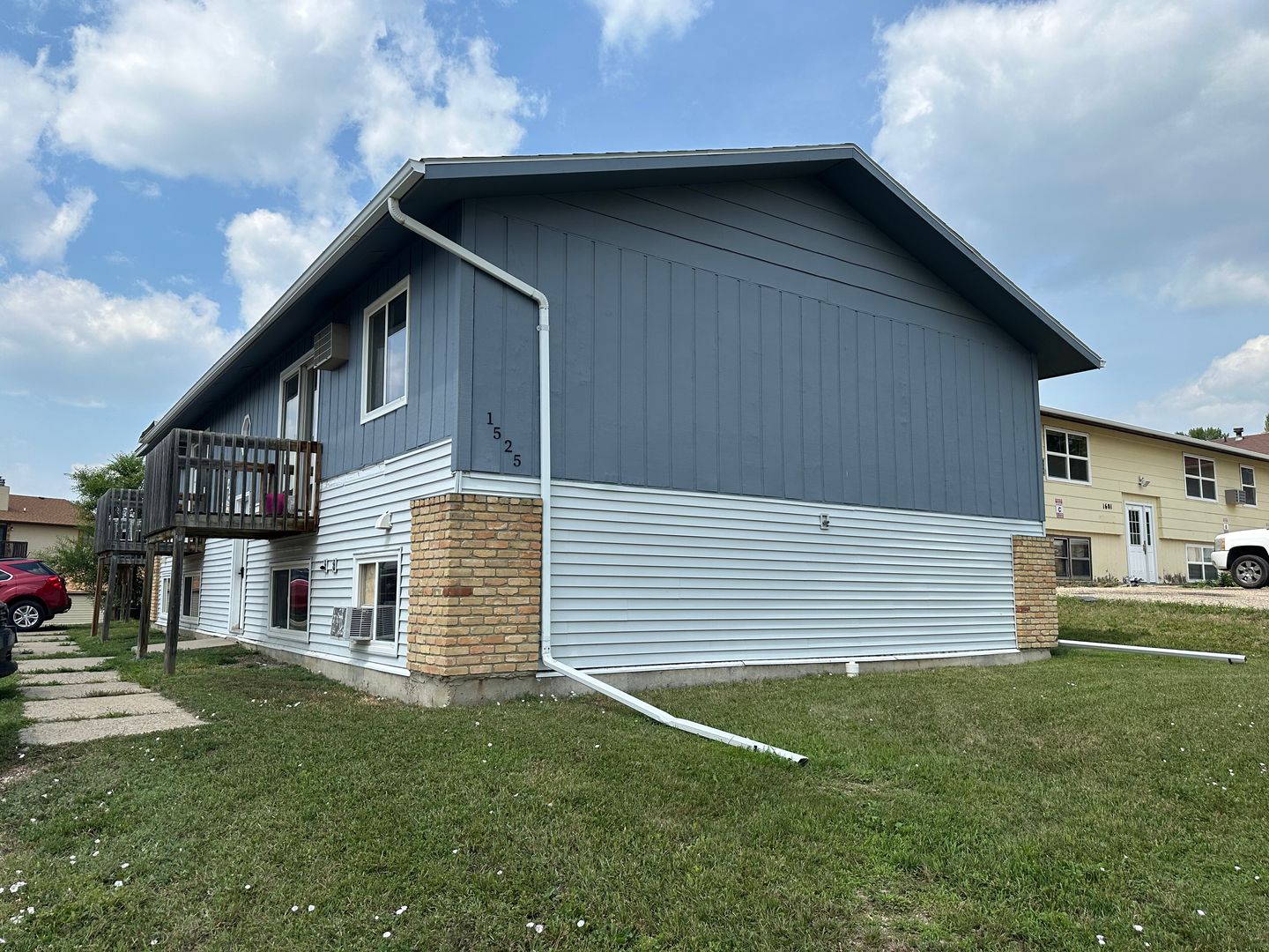 Minot Apartment: 1525 12th St NW