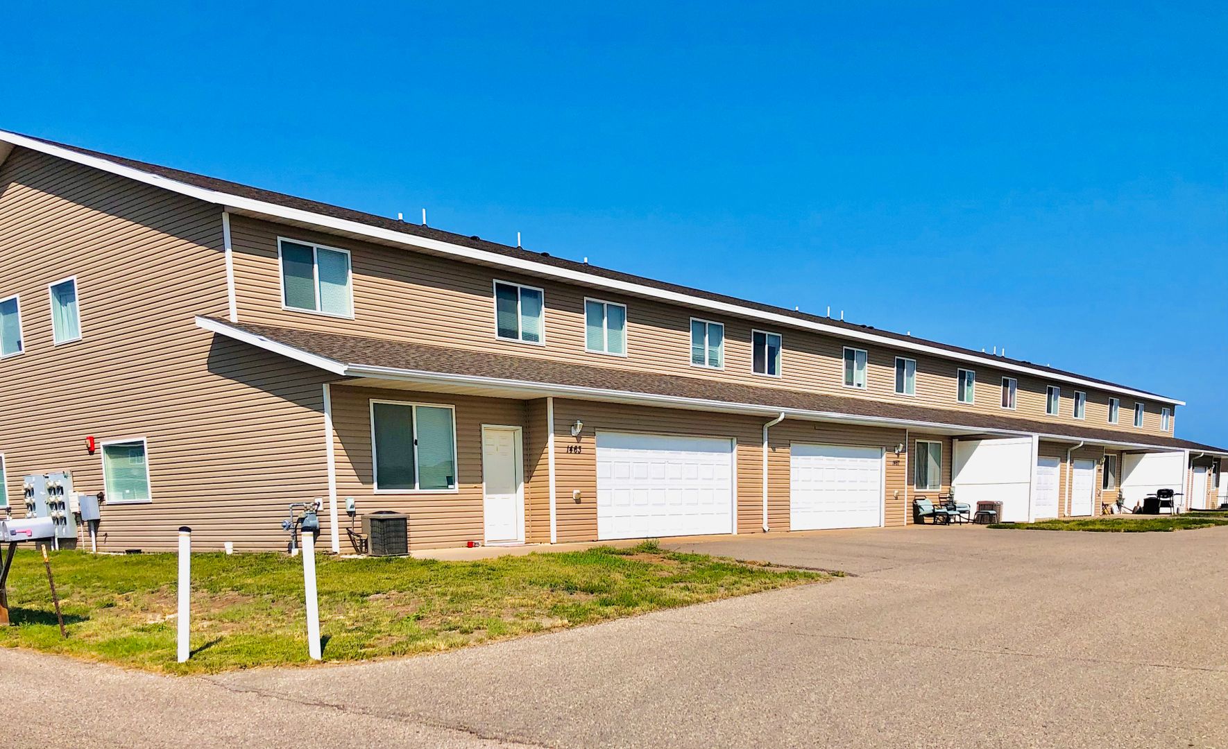 Minot Apartment: 1439-1459 34th Ave SE